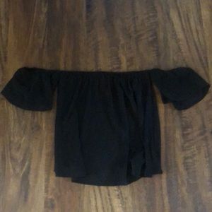 Black crop top shirt